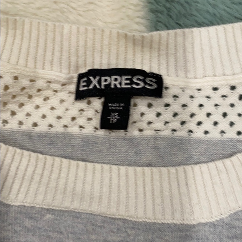Express Sweater - Picture 3 of 3